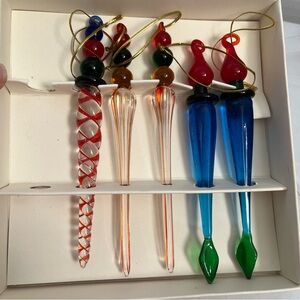 Pier, one imports, set of five glass mouth blown icicle Christmas ornaments 6“